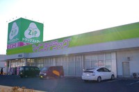 Medium_駐車場からトイレ　屋根なし